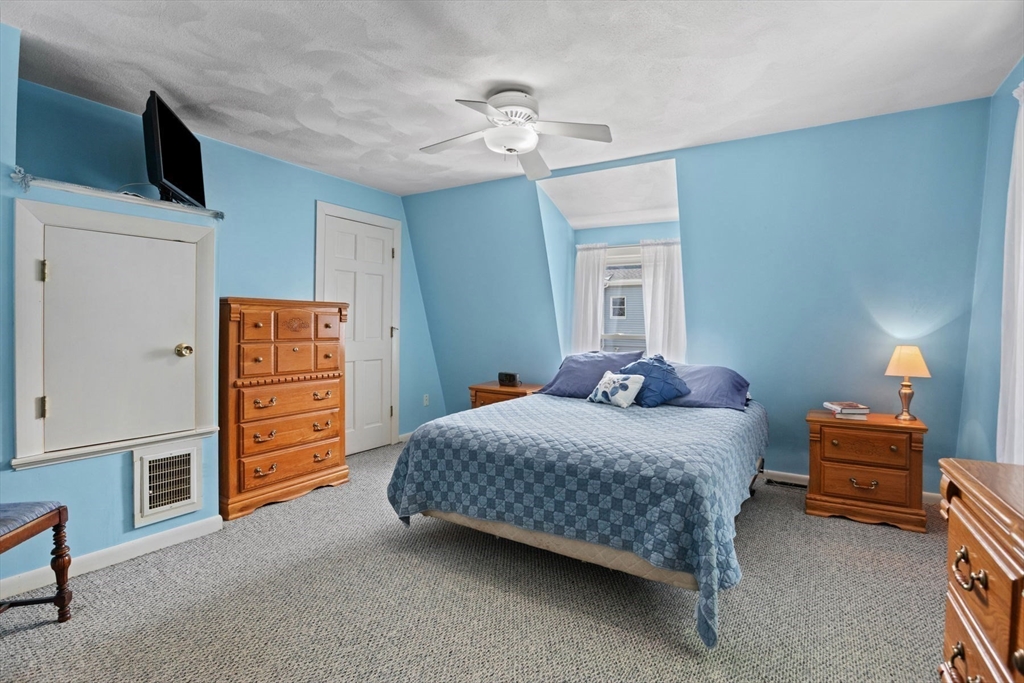 Medford, Massachusetts, 02155, United States, 3 Bedrooms Bedrooms, ,2 BathroomsBathrooms,Residential,For Sale,1923943