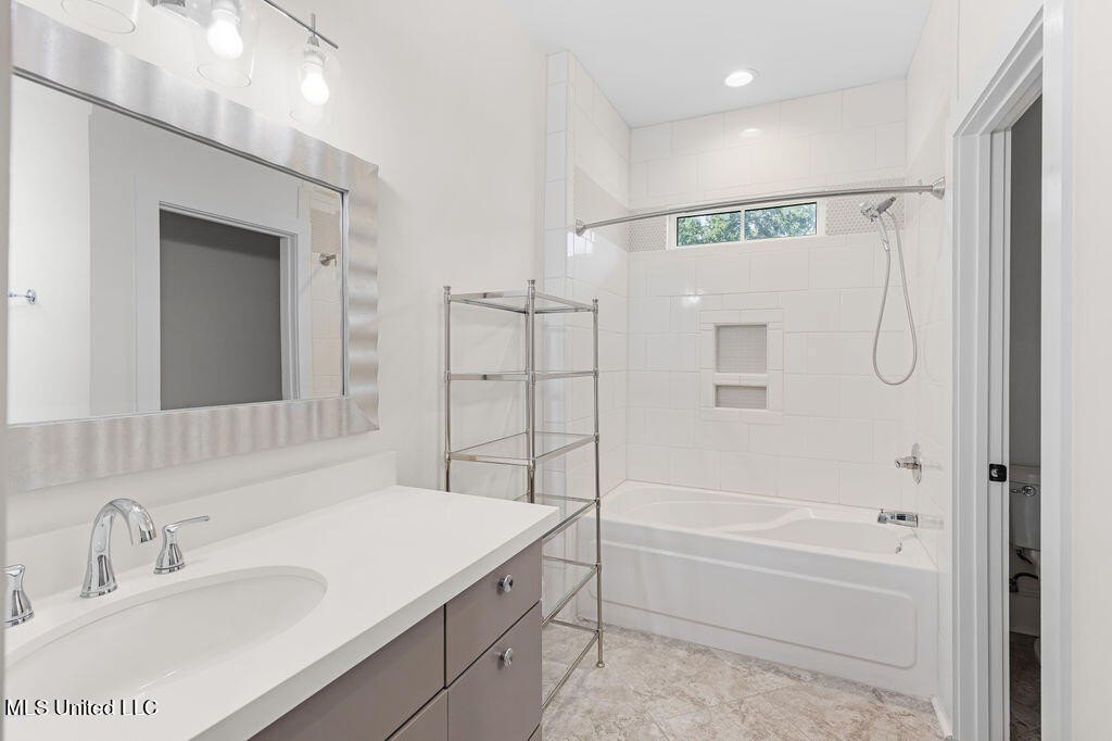 Gulfport, Mississippi, 39501, United States, 4 Bedrooms Bedrooms, ,3 BathroomsBathrooms,Residential,For Sale,1974056