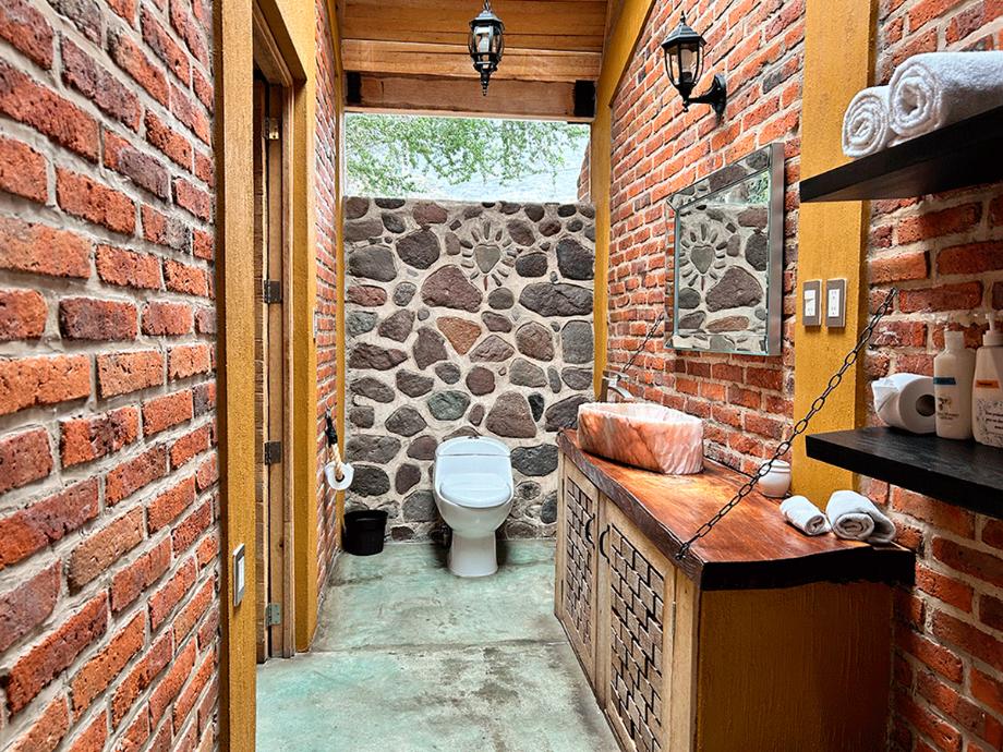 Carretera Chapala-Jocotepec, Chapala, Jalisco, 45920, Mexico, 12 Bedrooms Bedrooms, ,12 BathroomsBathrooms,Residential,For Sale,Carretera Chapala-Jocotepec,1620020