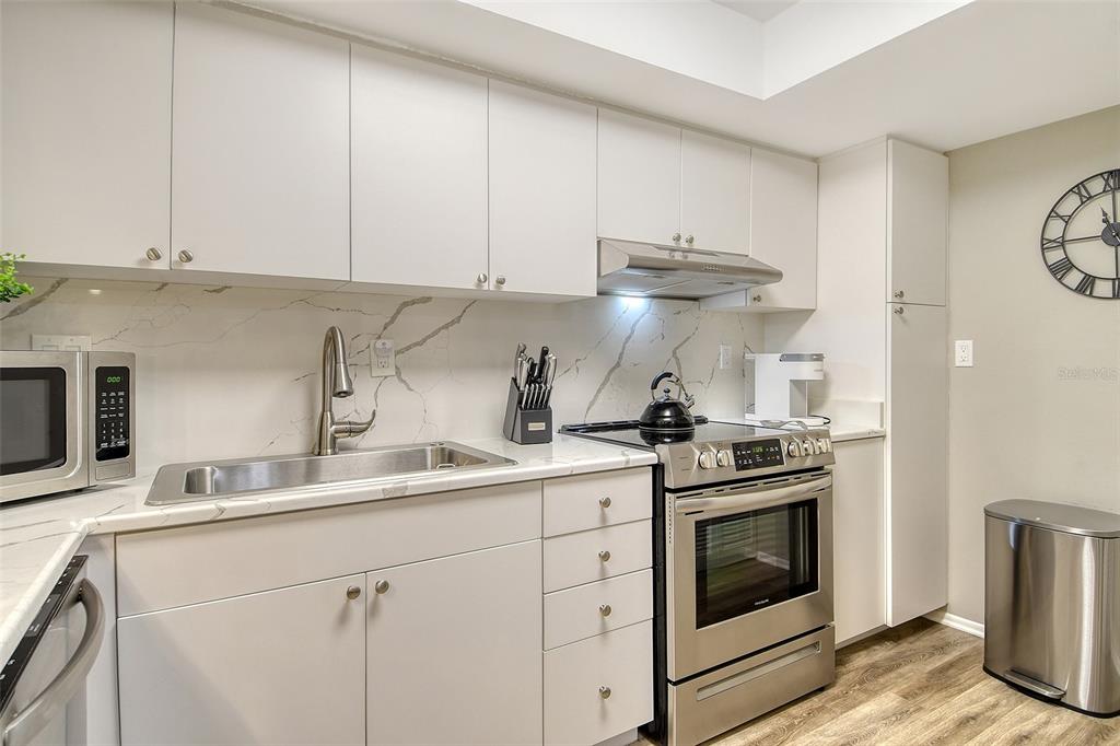 Longboat Key, Florida, 34228, United States, 2 Bedrooms Bedrooms, ,1 BathroomBathrooms,Residential,For Sale,1859781