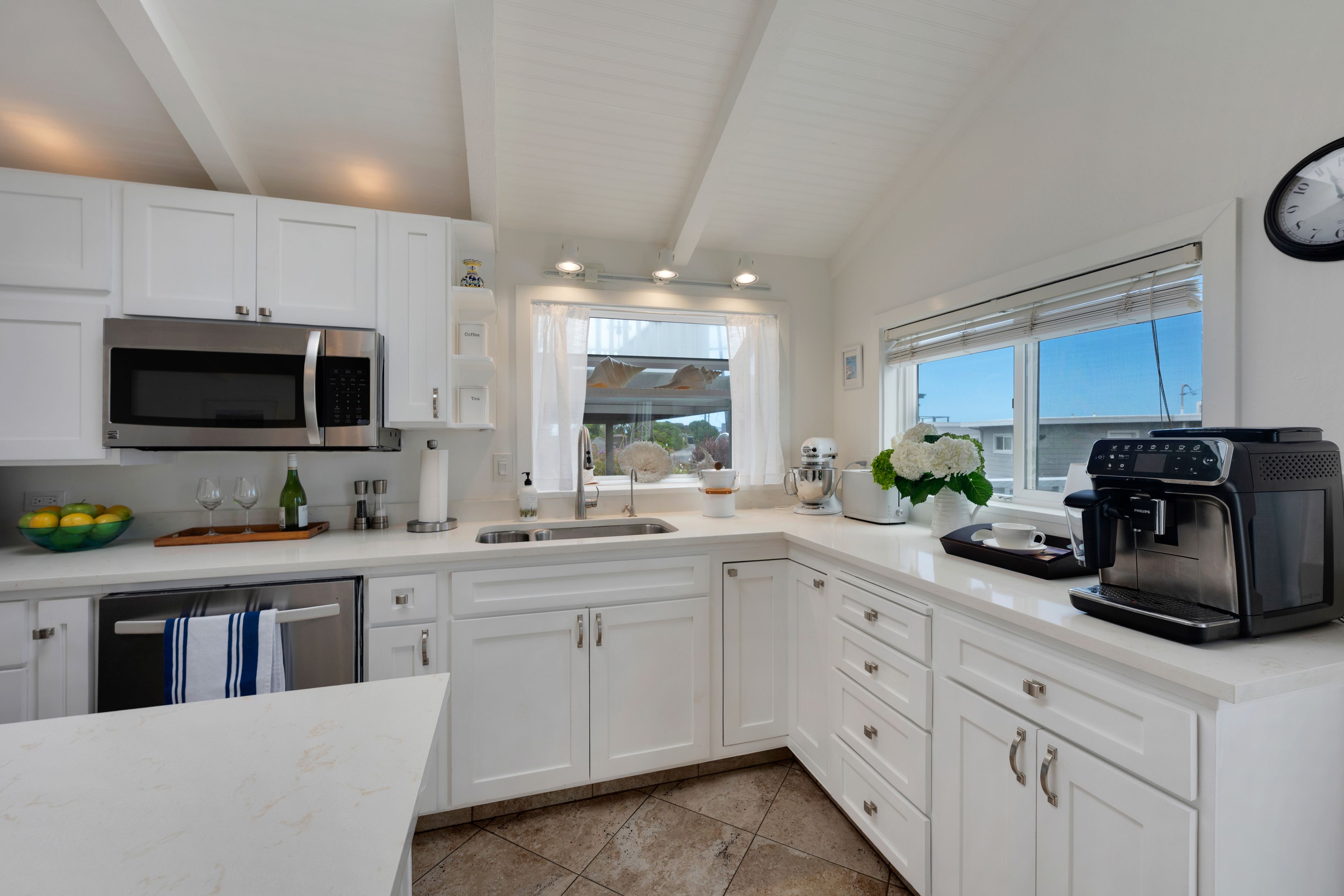  7036 Cliff Avenue, Bodega Bay, CA 94923 - 物件實景