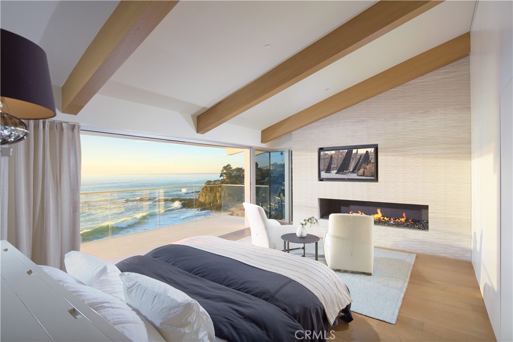 Laguna Beach, California, 92651, United States, 3 Bedrooms Bedrooms, ,4 BathroomsBathrooms,Residential,For Sale,1688637