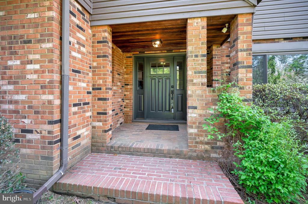 Linden, Virginia, 22642, United States, 5 Bedrooms Bedrooms, ,4 BathroomsBathrooms,Residential,For Sale,2037897