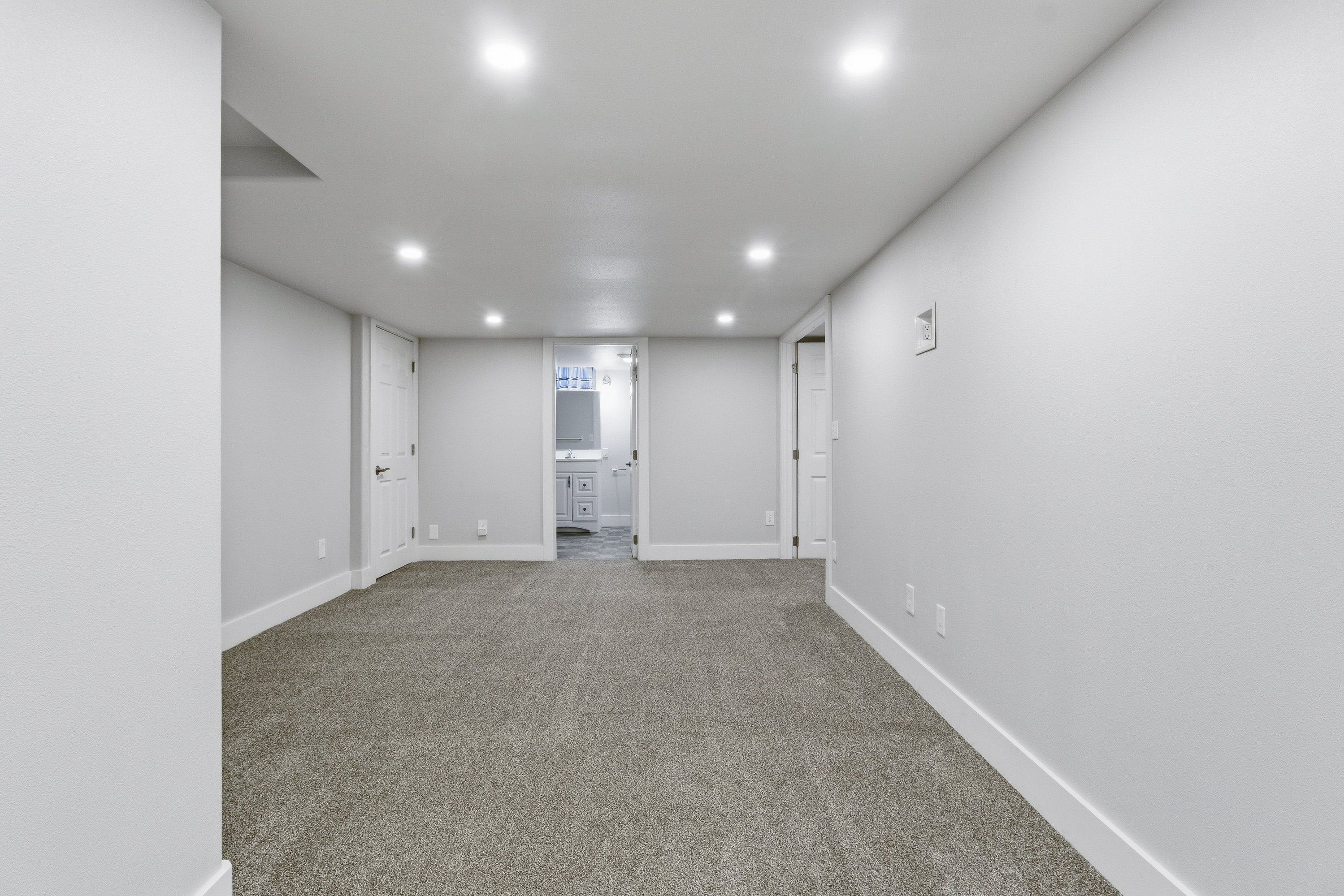  1021 E Chestnut St - 物件實景