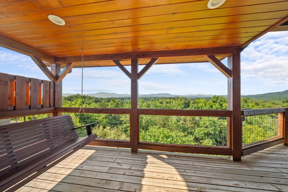 Sevierville, Tennessee, 37876, United States, 4 Bedrooms Bedrooms, ,6 BathroomsBathrooms,Residential,For Sale,1976346