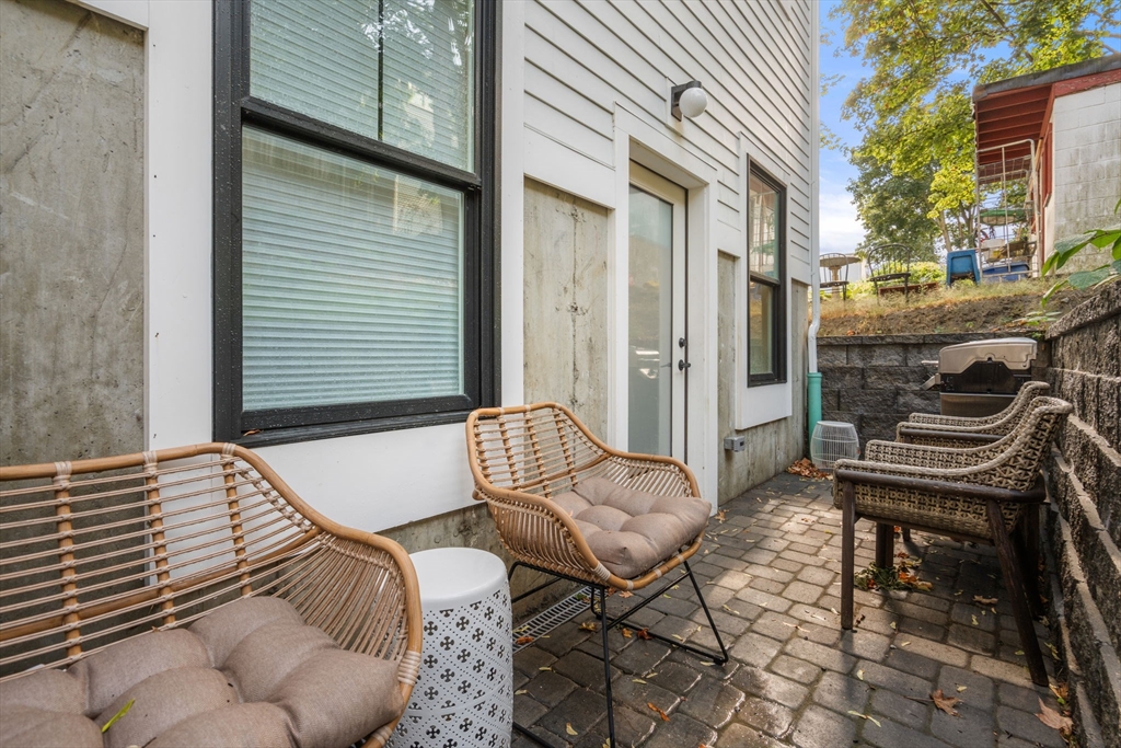 Boston, Massachusetts, 02128, United States, 2 Bedrooms Bedrooms, ,2 BathroomsBathrooms,Residential,For Sale,1940693