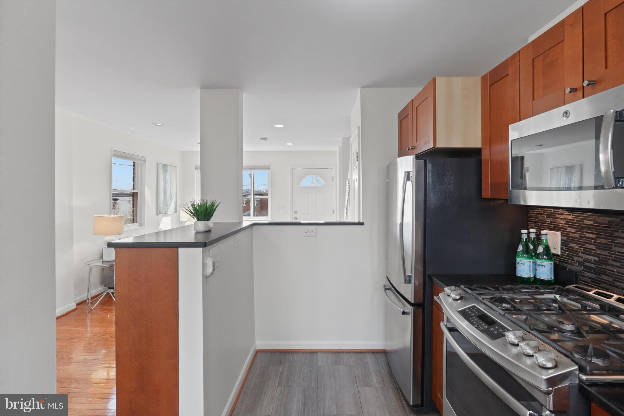 Washington, District of Columbia, 20012, United States, 2 Bedrooms Bedrooms, ,2 BathroomsBathrooms,Residential,For Sale,1983758