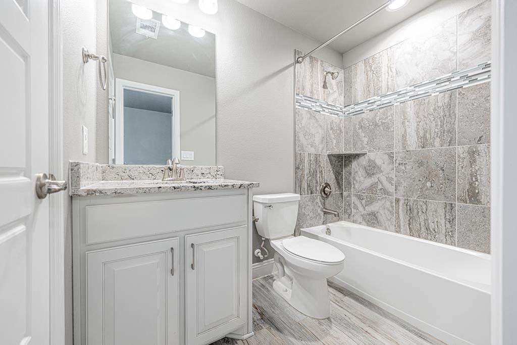 Midland, Texas, 79705, United States, 5 Bedrooms Bedrooms, ,5 BathroomsBathrooms,Residential,For Sale,1998422