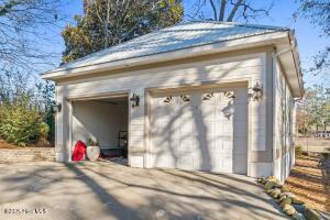 Lake Waccamaw, North Carolina, 28450, United States, 3 Bedrooms Bedrooms, ,3 BathroomsBathrooms,Residential,For Sale,1939053
