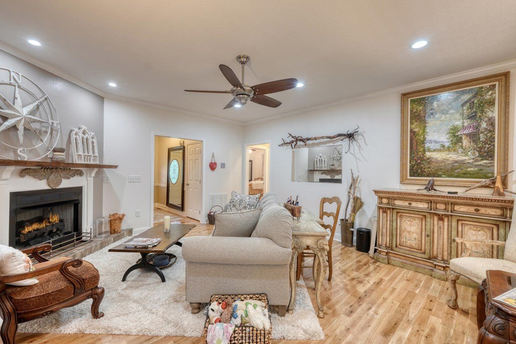 Blairsville, Georgia, 30512, United States, 4 Bedrooms Bedrooms, ,3 BathroomsBathrooms,Residential,For Sale,1983260