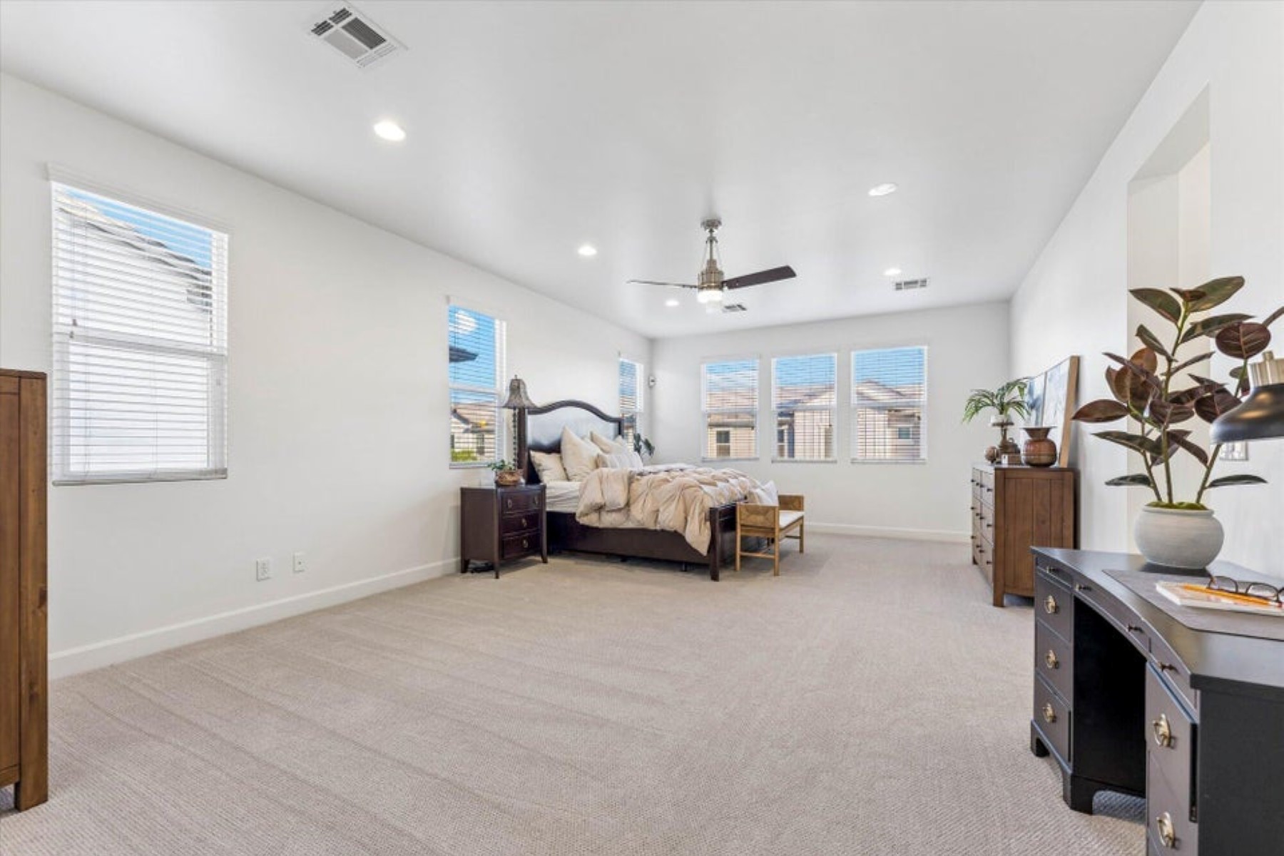  3829 E Crittenden Lane, Phoenix, AZ 85018 - 物件實景