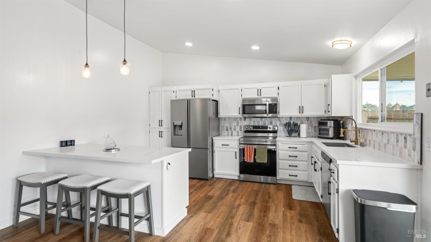 Vacaville, California, 95687, United States, 3 Bedrooms Bedrooms, ,2 BathroomsBathrooms,Residential,For Sale,1959239