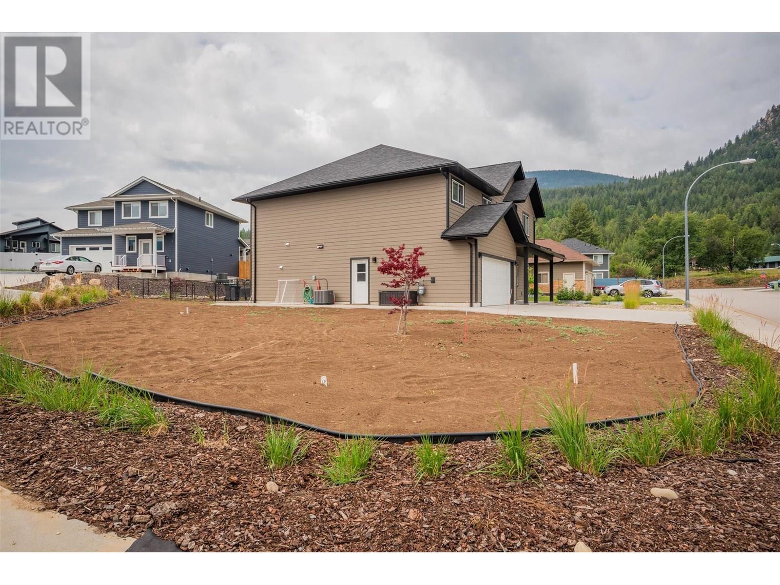 CASTLEGAR, British Columbia, V1N 4X9, CA, 5 Bedrooms Bedrooms, ,2 BathroomsBathrooms,Residential,For Sale,1913698