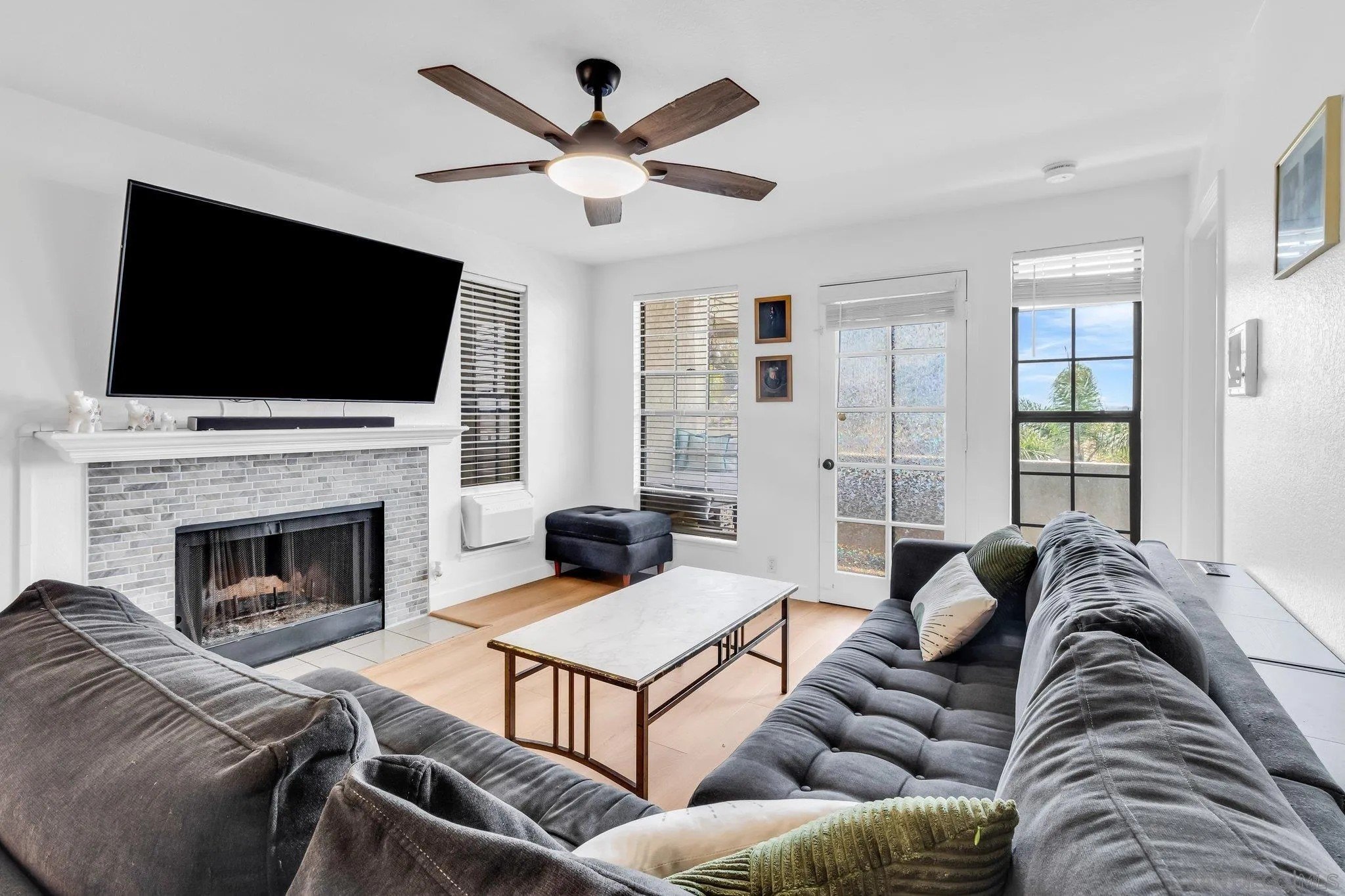 San Diego, California, 92110, United States, 2 Bedrooms Bedrooms, ,2 BathroomsBathrooms,Residential,For Sale,1996834