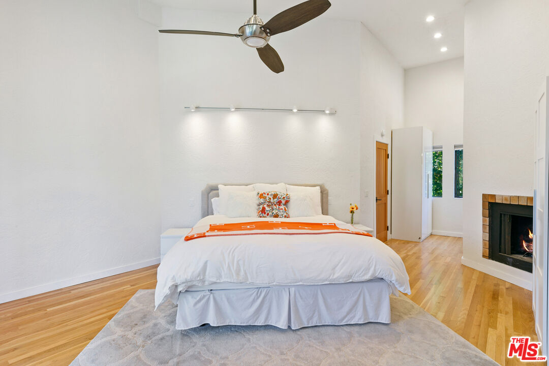 Malibu, California, 90265, United States, 3 Bedrooms Bedrooms, ,3 BathroomsBathrooms,Residential,For Sale,1949478