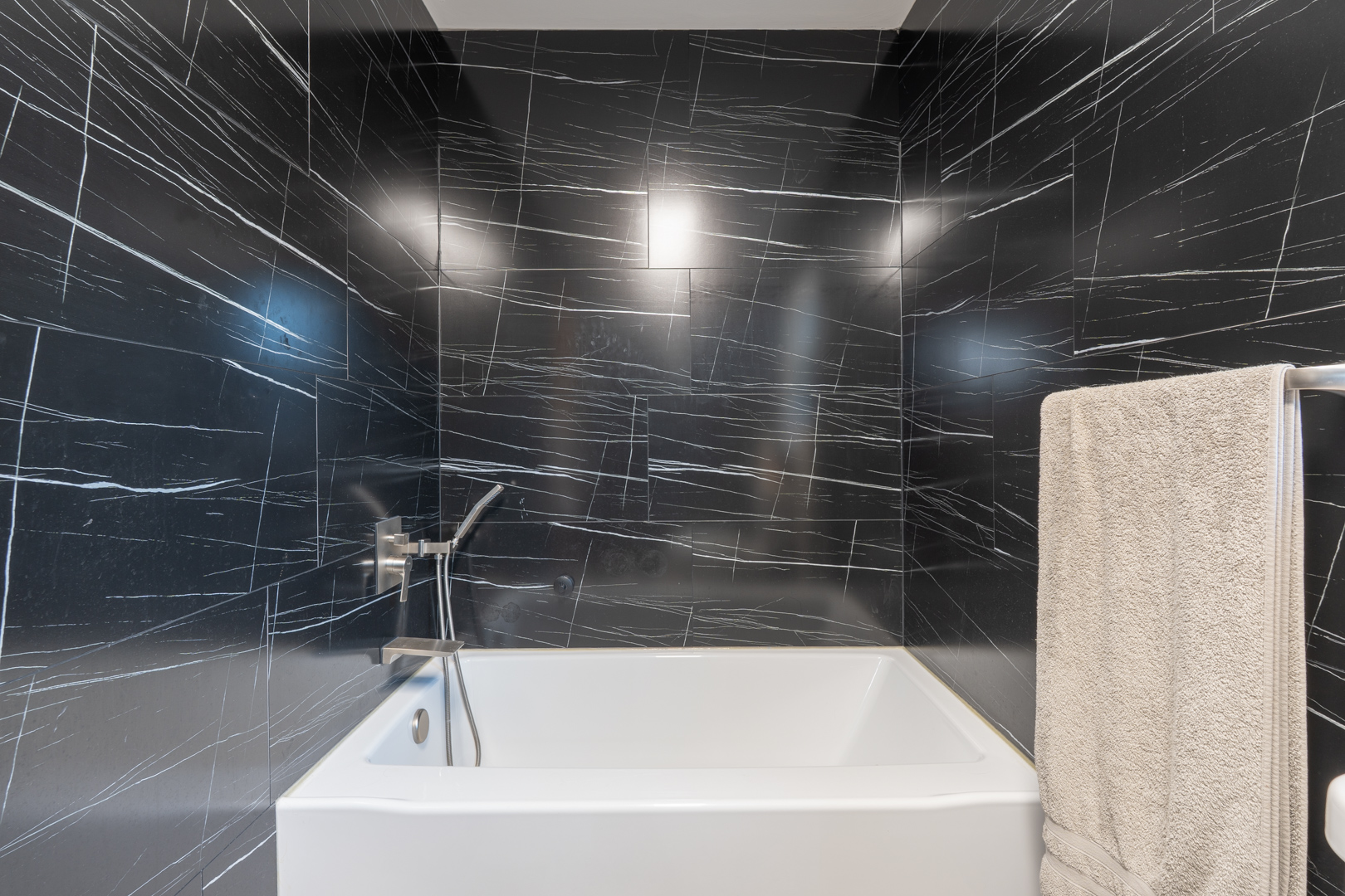 Virginia Beach, Virginia, 23454, United States, 4 Bedrooms Bedrooms, ,3 BathroomsBathrooms,Residential,For Sale,2006012