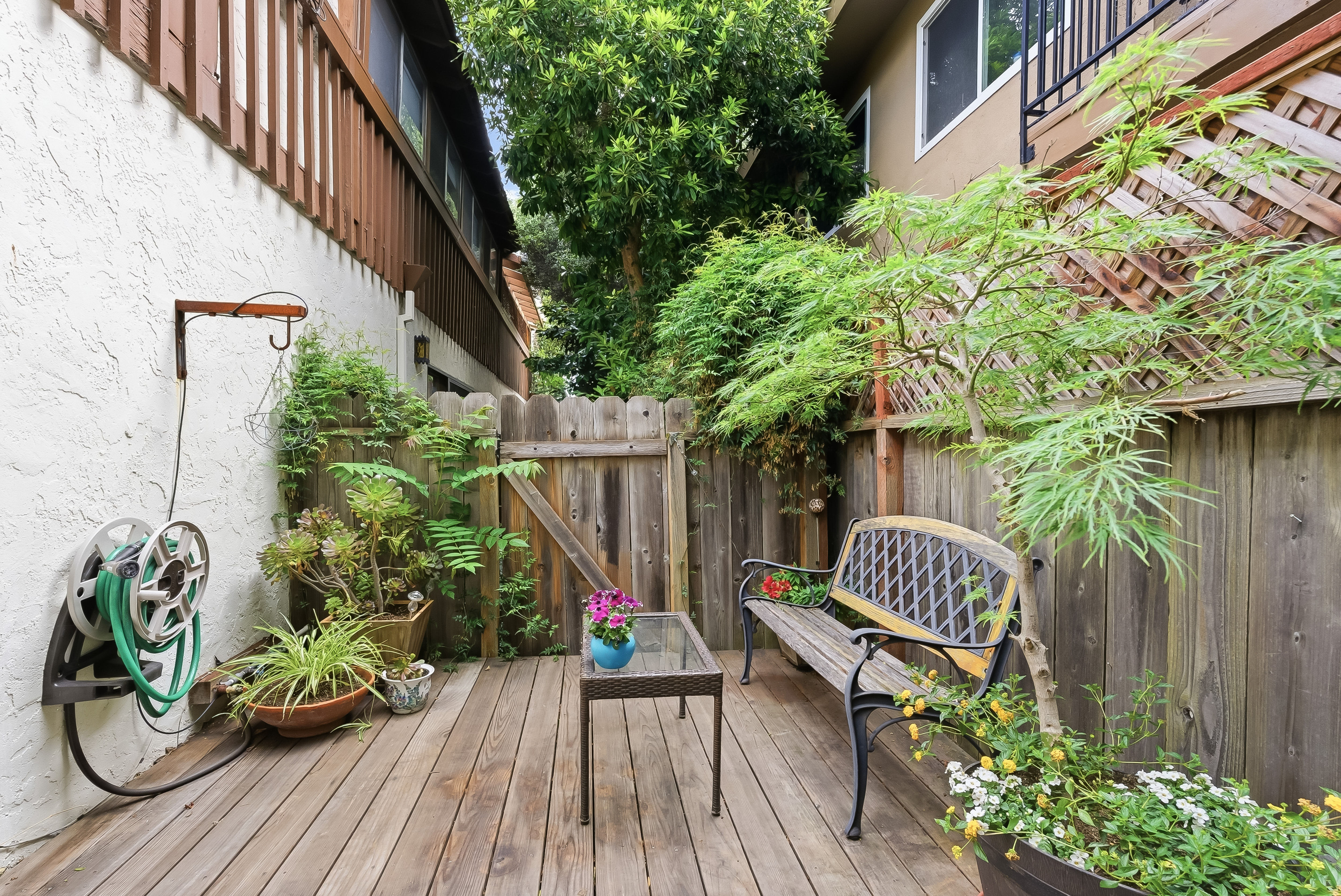  Spanish-Style Townhome in Tranquil Community - 物件實景