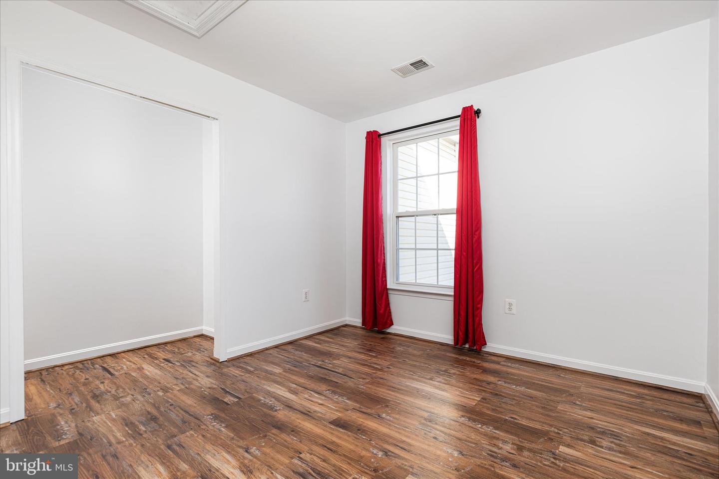 Round Hill, Virginia, 20141, United States, 4 Bedrooms Bedrooms, ,4 BathroomsBathrooms,Residential,For Sale,1987727