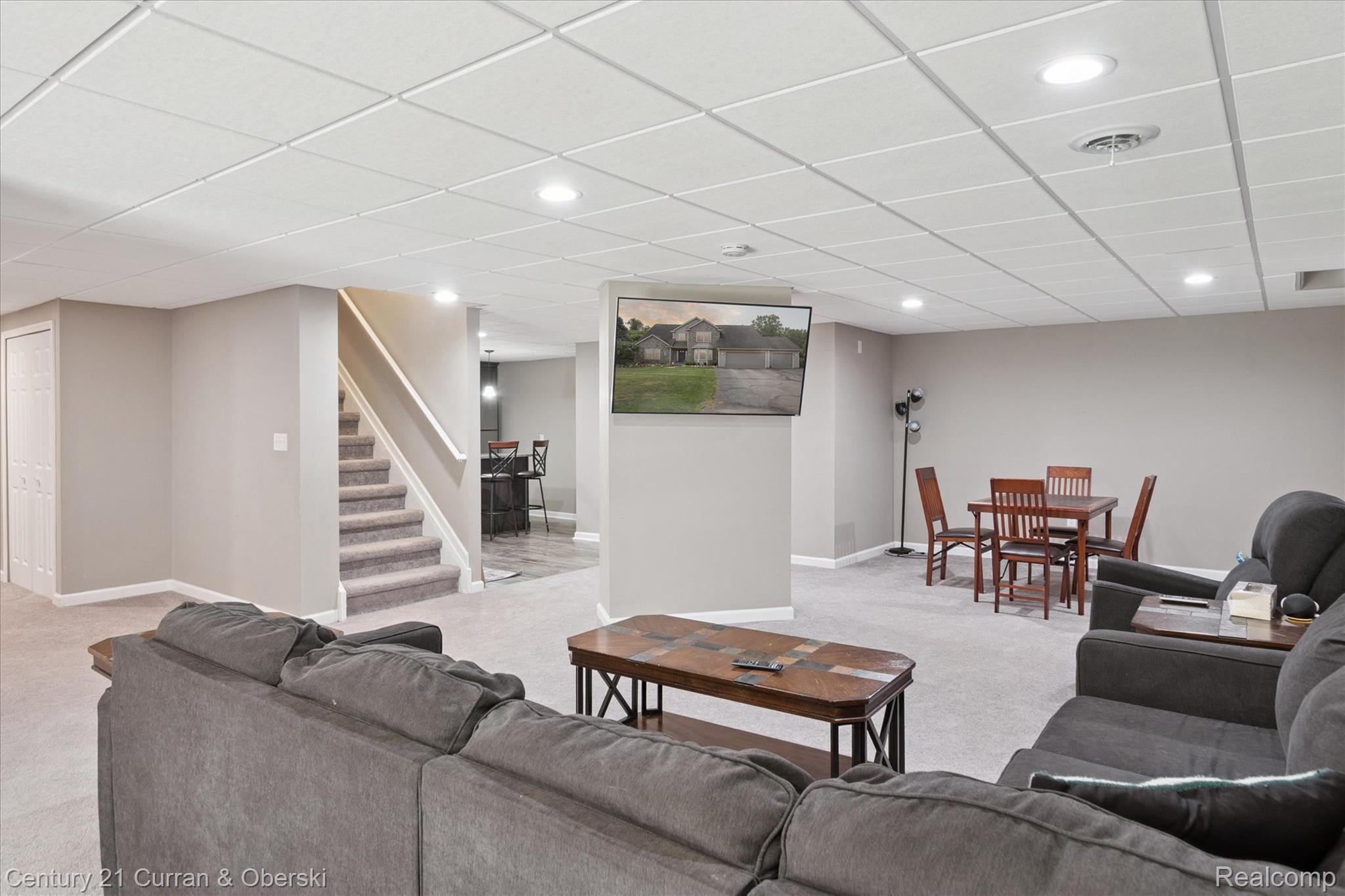 Commerce Charter Township, Michigan, 48382, United States, 4 Bedrooms Bedrooms, ,4 BathroomsBathrooms,Residential,For Sale,1916124
