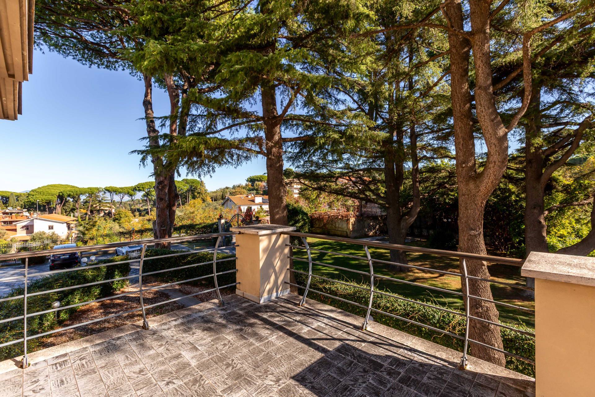 Grottaferrata, Roma, 00046, IT, 4 Bedrooms Bedrooms, ,2 BathroomsBathrooms,Residential,For Sale,1989453