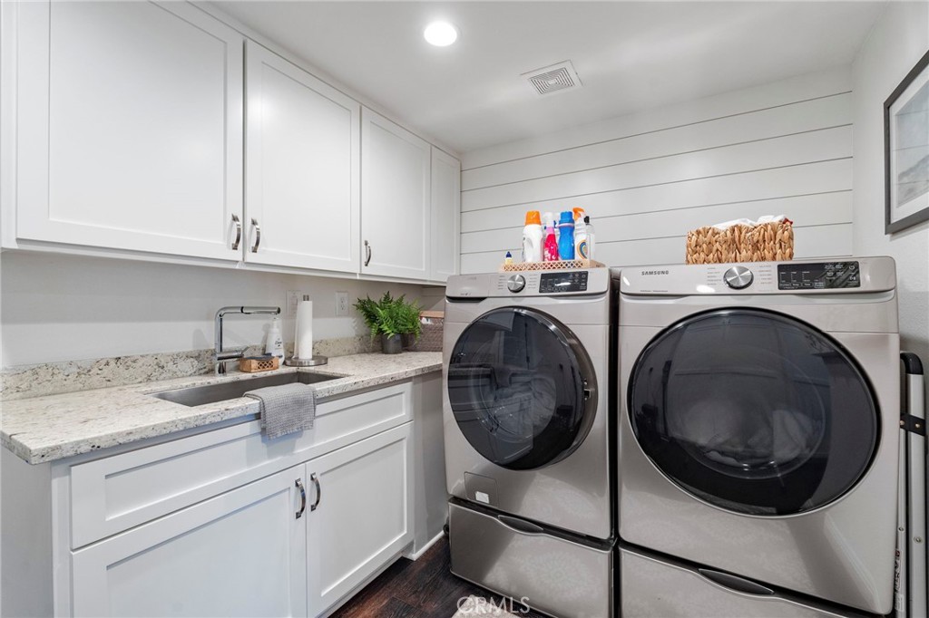 Newport Beach, California, 92660, United States, 3 Bedrooms Bedrooms, ,3 BathroomsBathrooms,Residential,For Sale,1991150