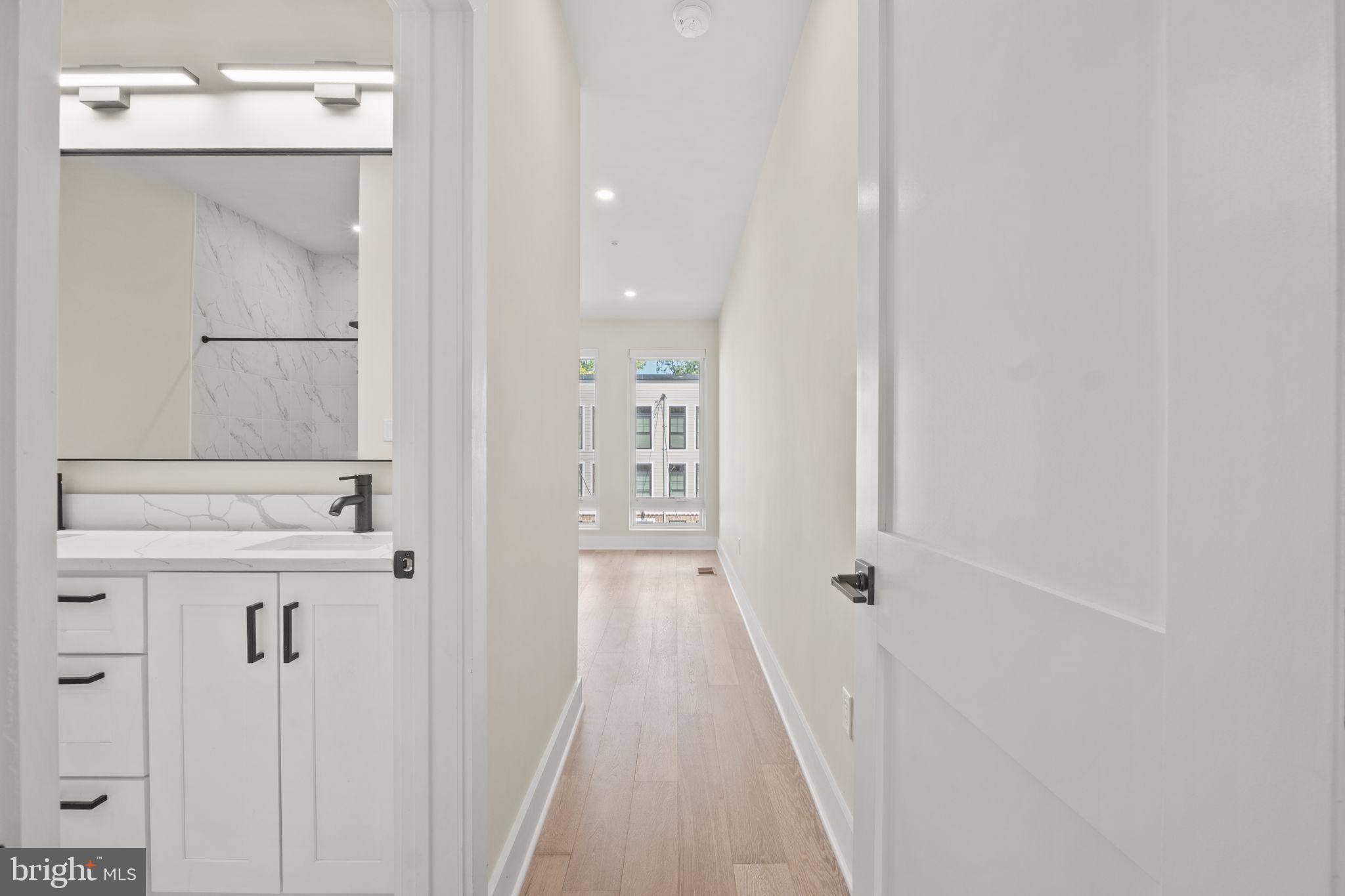 Washington, District of Columbia, 20002, United States, 3 Bedrooms Bedrooms, ,3 BathroomsBathrooms,Residential,For Sale,1928726
