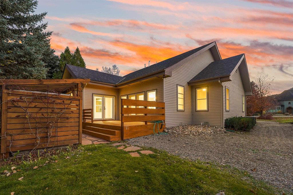 Durango, Colorado, 81301, United States, 3 Bedrooms Bedrooms, ,2 BathroomsBathrooms,Residential,For Sale,1989525