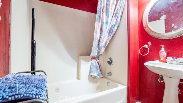 Lynwood, California, 90262, United States, 5 Bedrooms Bedrooms, ,4 BathroomsBathrooms,Residential,For Sale,2011680