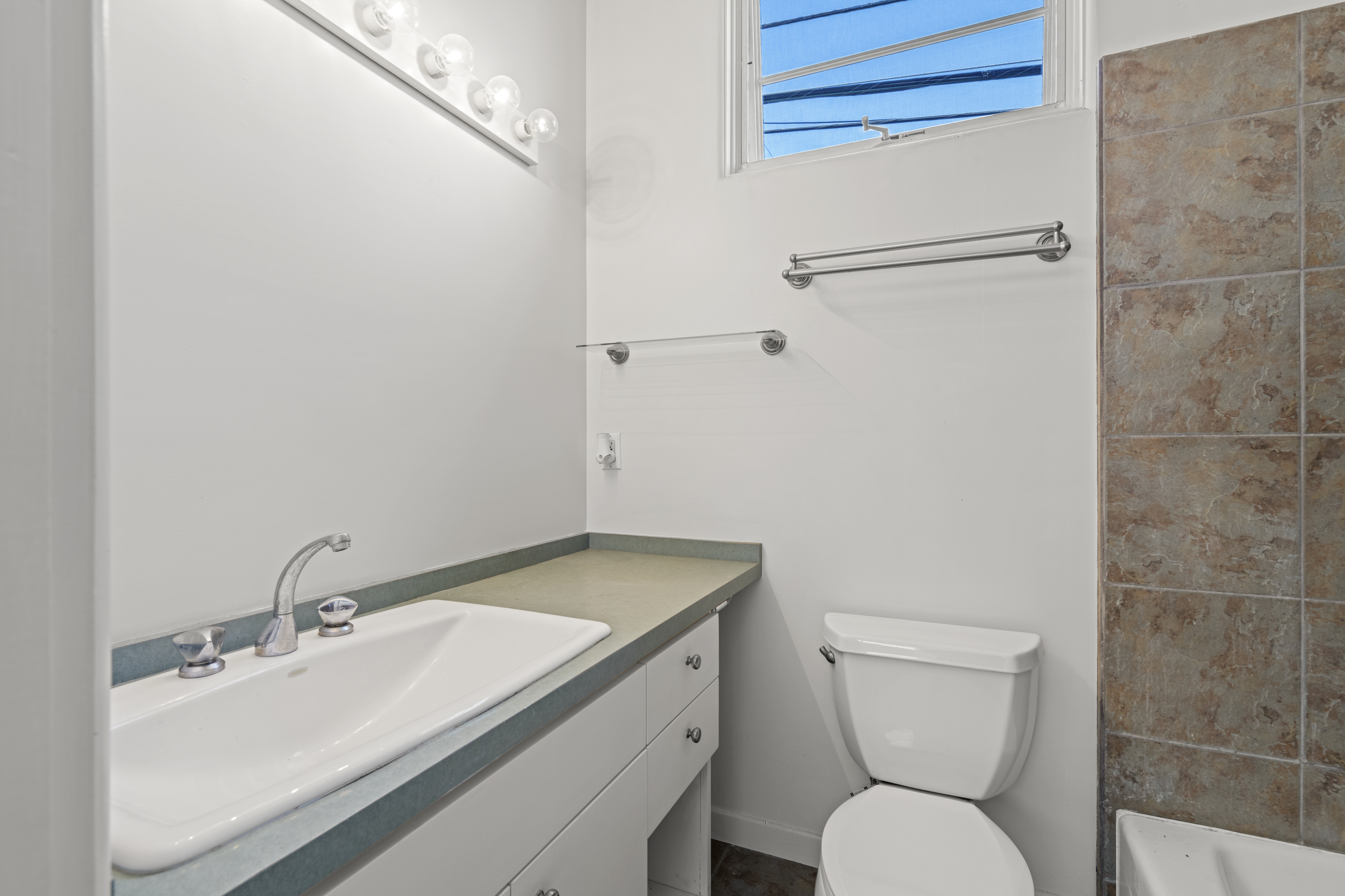  2108 Grandview Avenue, Manhattan Beach, CA 90266 - 物件實景