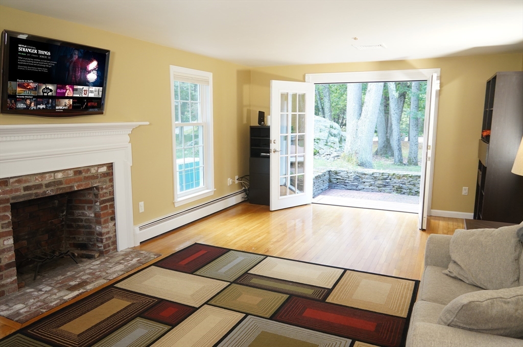 North Reading, Massachusetts, 01864, United States, 4 Bedrooms Bedrooms, ,3 BathroomsBathrooms,Residential,For Sale,1980722