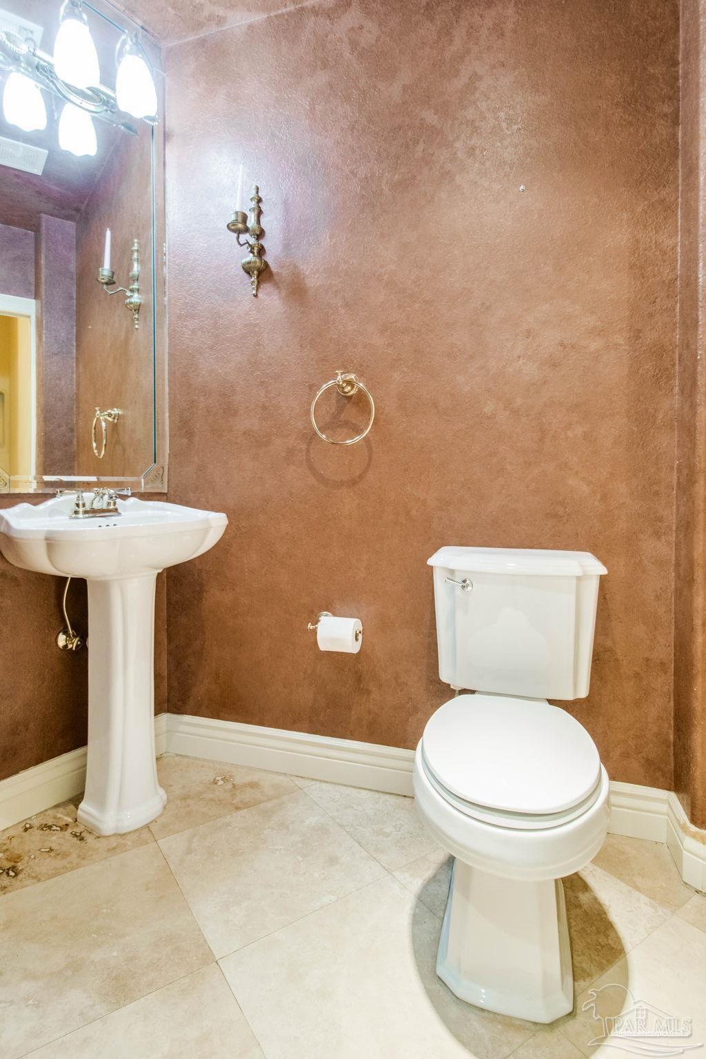 Pensacola, Florida, 32504, United States, 3 Bedrooms Bedrooms, ,4 BathroomsBathrooms,Residential,For Sale,1893551