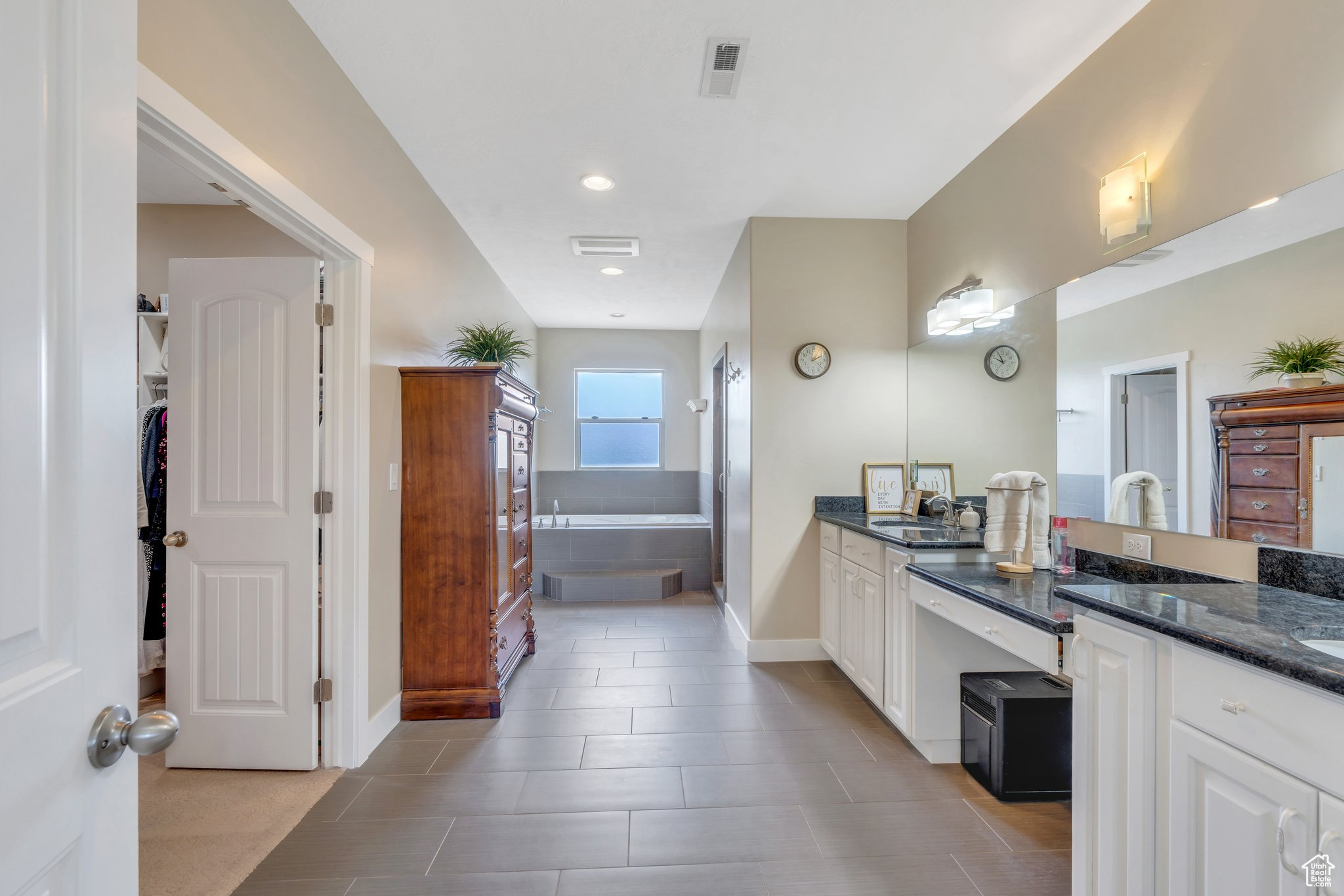 Springville, Utah, 84663, United States, 5 Bedrooms Bedrooms, ,5 BathroomsBathrooms,Residential,For Sale,1829365