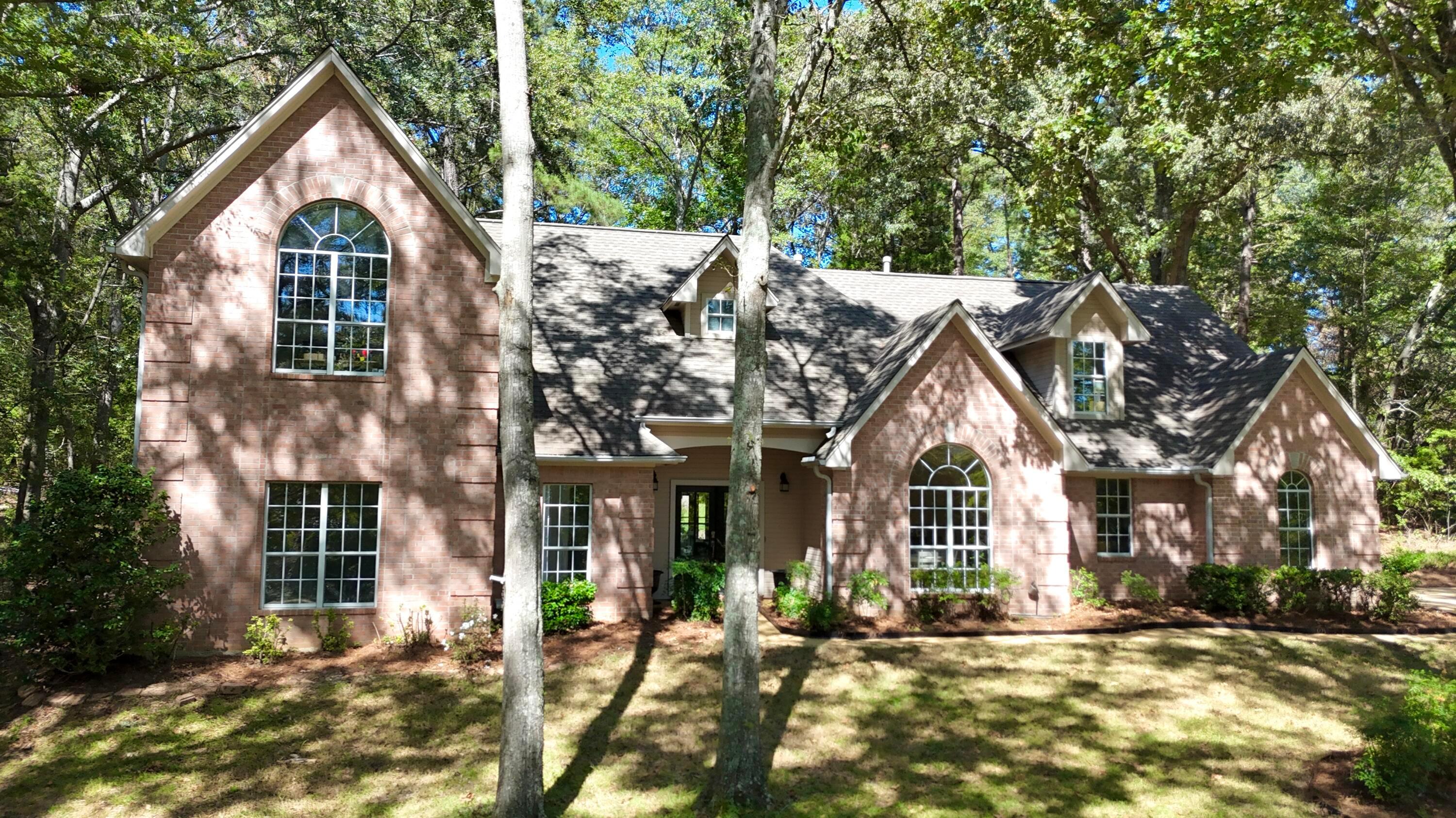 Tupelo, Mississippi, 38804, United States, 4 Bedrooms Bedrooms, ,4 BathroomsBathrooms,Residential,For Sale,1961666