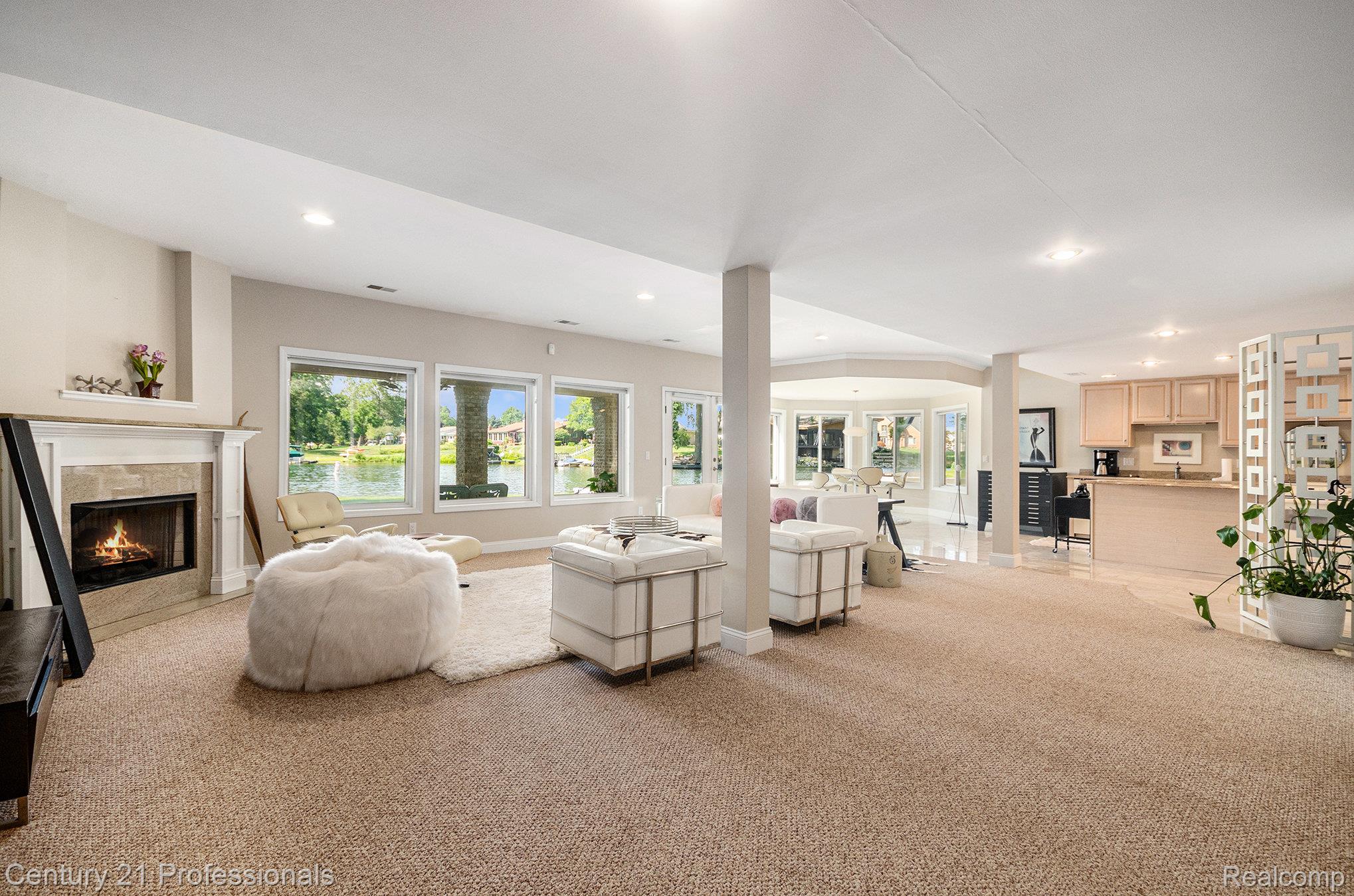 WhiteLake, Michigan, 48386, United States, 4 Bedrooms Bedrooms, ,4 BathroomsBathrooms,Residential,For Sale,1895235