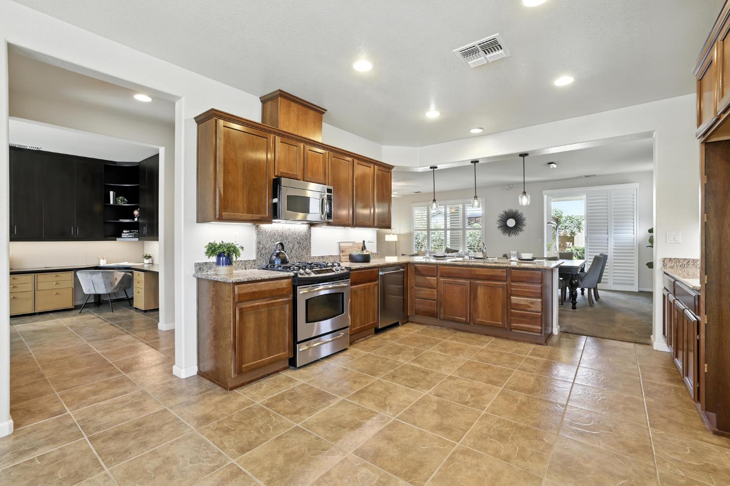 Elk Grove, California, 95757, United States, 2 Bedrooms Bedrooms, ,2 BathroomsBathrooms,Residential,For Sale,1901931