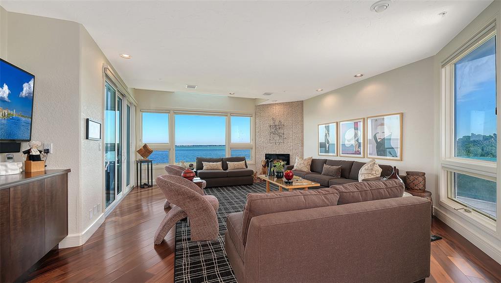 Longboat Key, Florida, 34228, United States, 2 Bedrooms Bedrooms, ,3 BathroomsBathrooms,Residential,For Sale,1989071