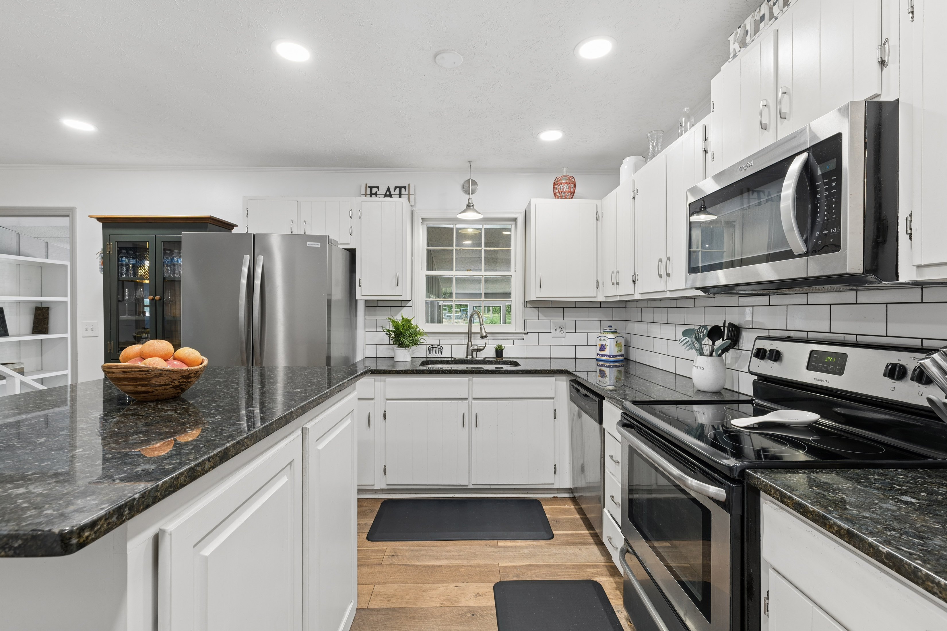  Spacious Ranch with Backyard Retreat in Powder Springs - 物件實景