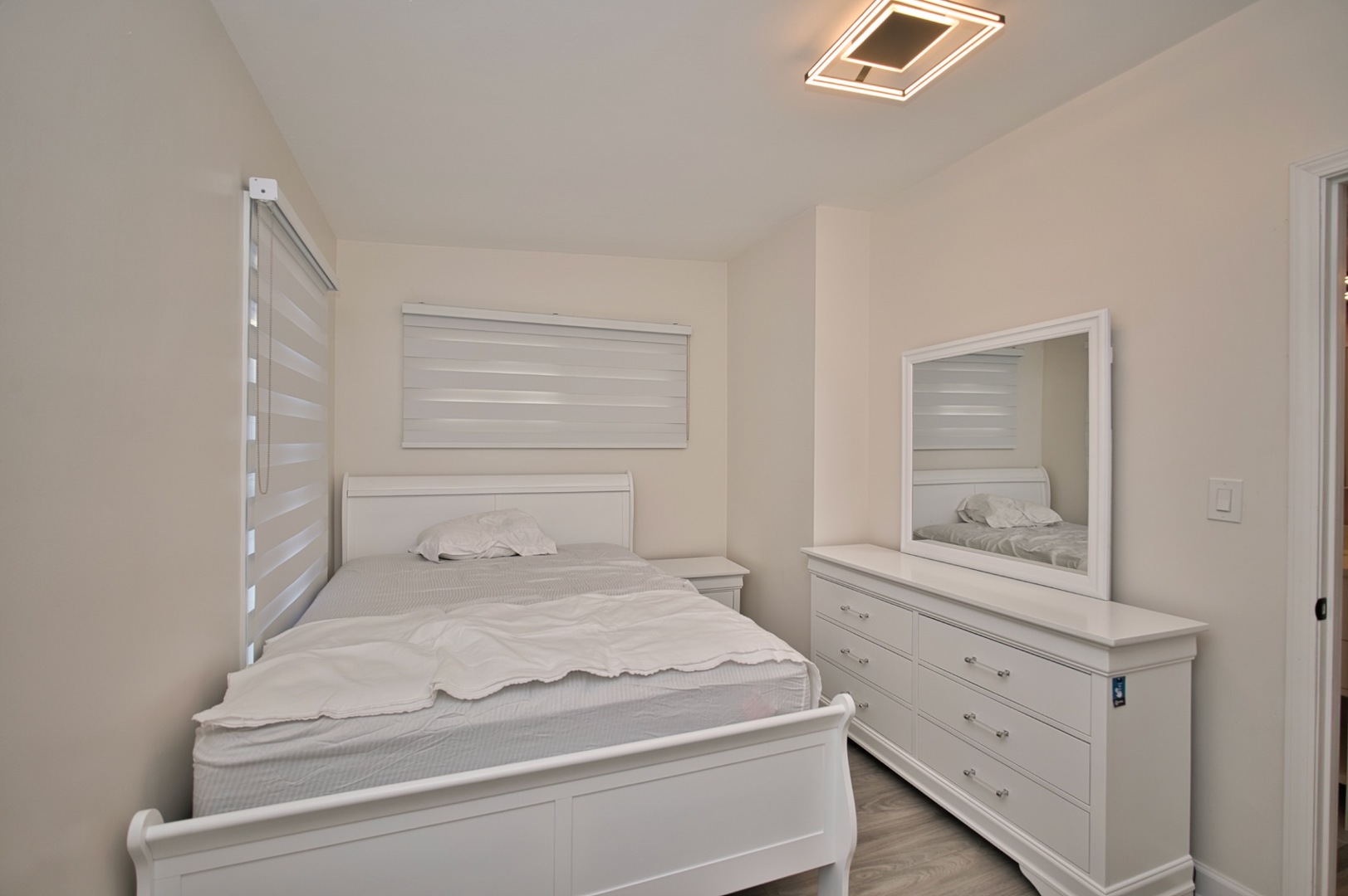 Chicago, Illinois, 60630, United States, 4 Bedrooms Bedrooms, ,2 BathroomsBathrooms,Residential,For Sale,2007552