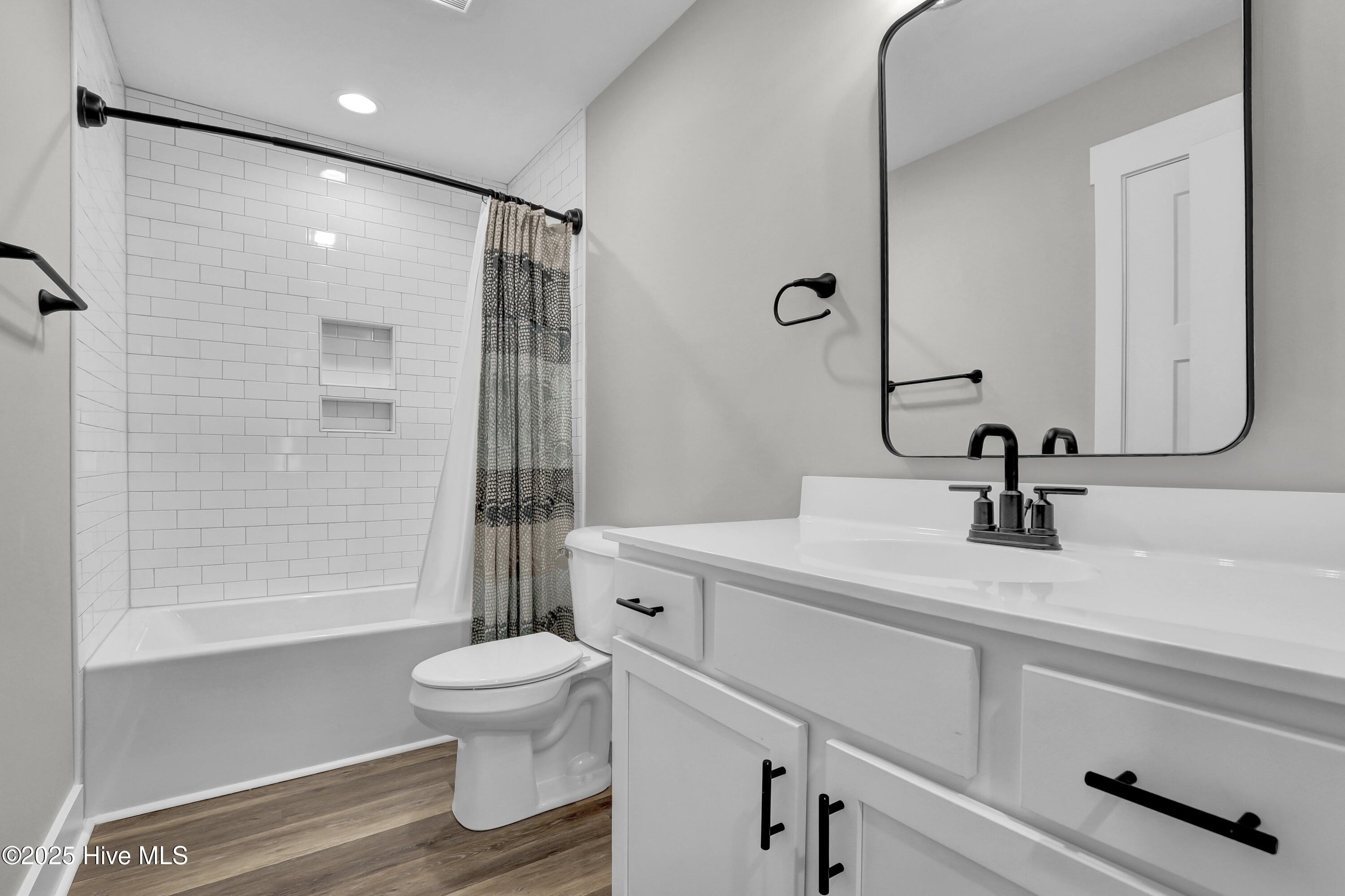 Hampstead, North Carolina, 28443, United States, 4 Bedrooms Bedrooms, ,4 BathroomsBathrooms,Residential,For Sale,1933648