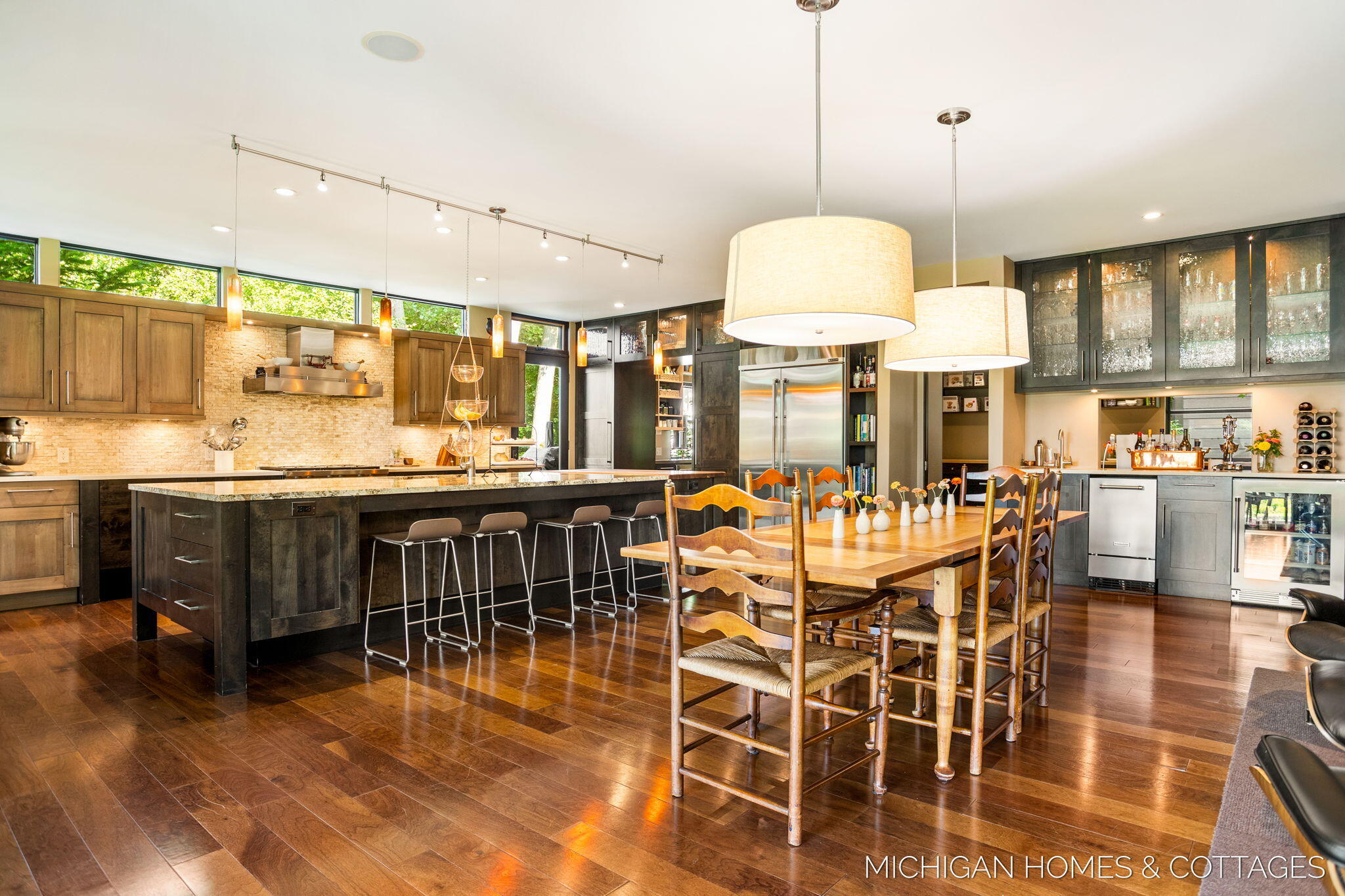 Saugatuck, Michigan, 49453, United States, 5 Bedrooms Bedrooms, ,4 BathroomsBathrooms,Residential,For Sale,1940964