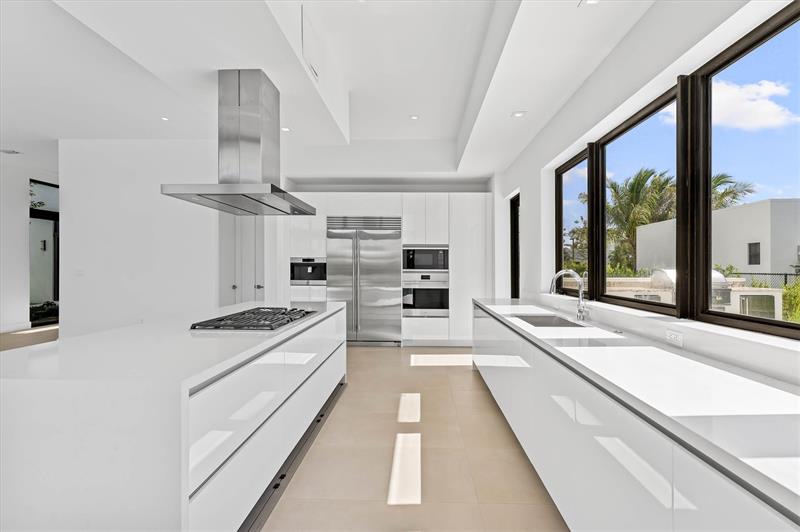 Weston, Florida, 33326, United States, 5 Bedrooms Bedrooms, ,10 BathroomsBathrooms,Residential,For Sale,1925286