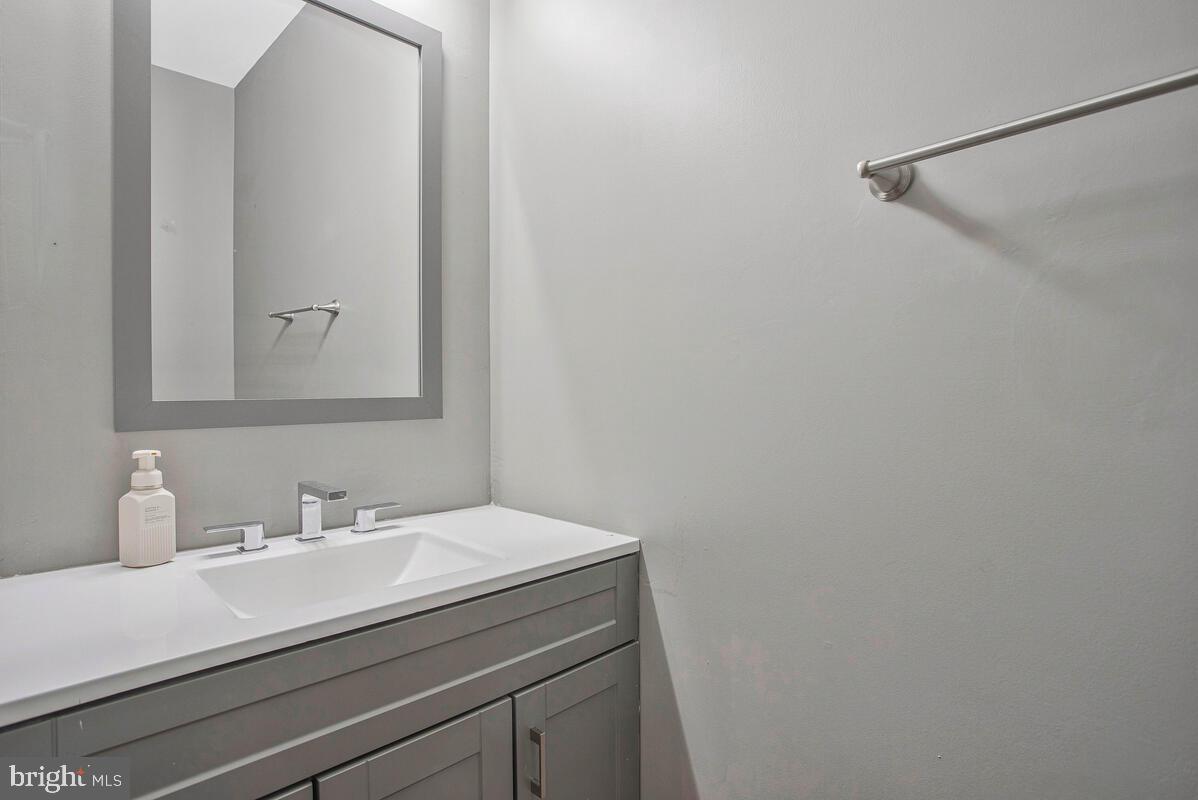 Port Republic, Maryland, 20676, United States, 5 Bedrooms Bedrooms, ,4 BathroomsBathrooms,Residential,For Sale,2005879