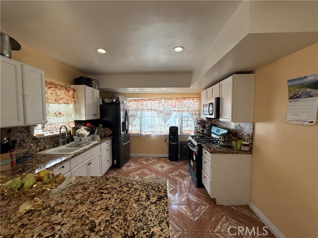 Lynwood, California, 90262, United States, 4 Bedrooms Bedrooms, ,2 BathroomsBathrooms,Residential,For Sale,2005385