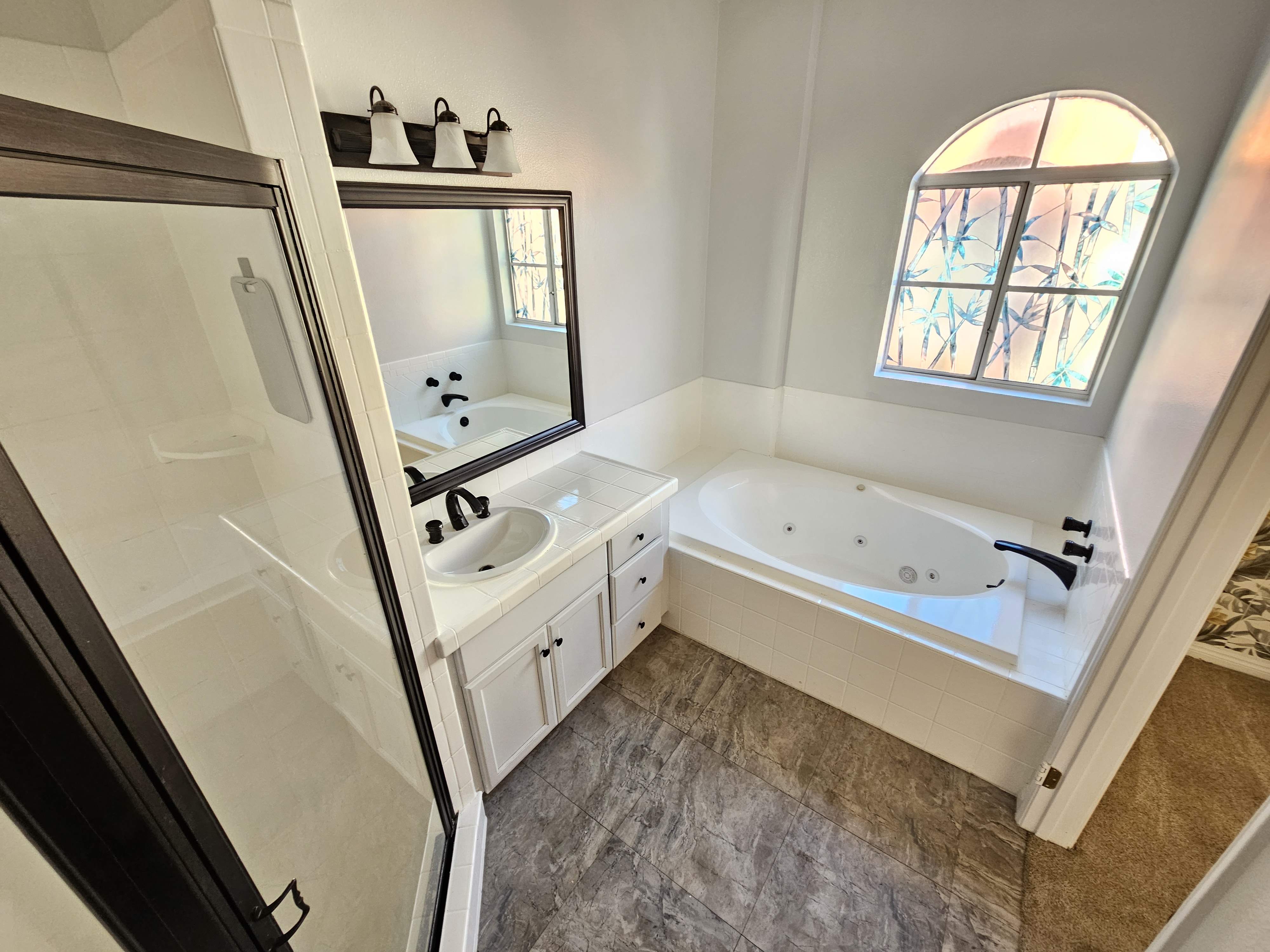 Los Angeles, California, 90068, United States, 2 Bedrooms Bedrooms, ,2 BathroomsBathrooms,Residential,For Sale,1977140