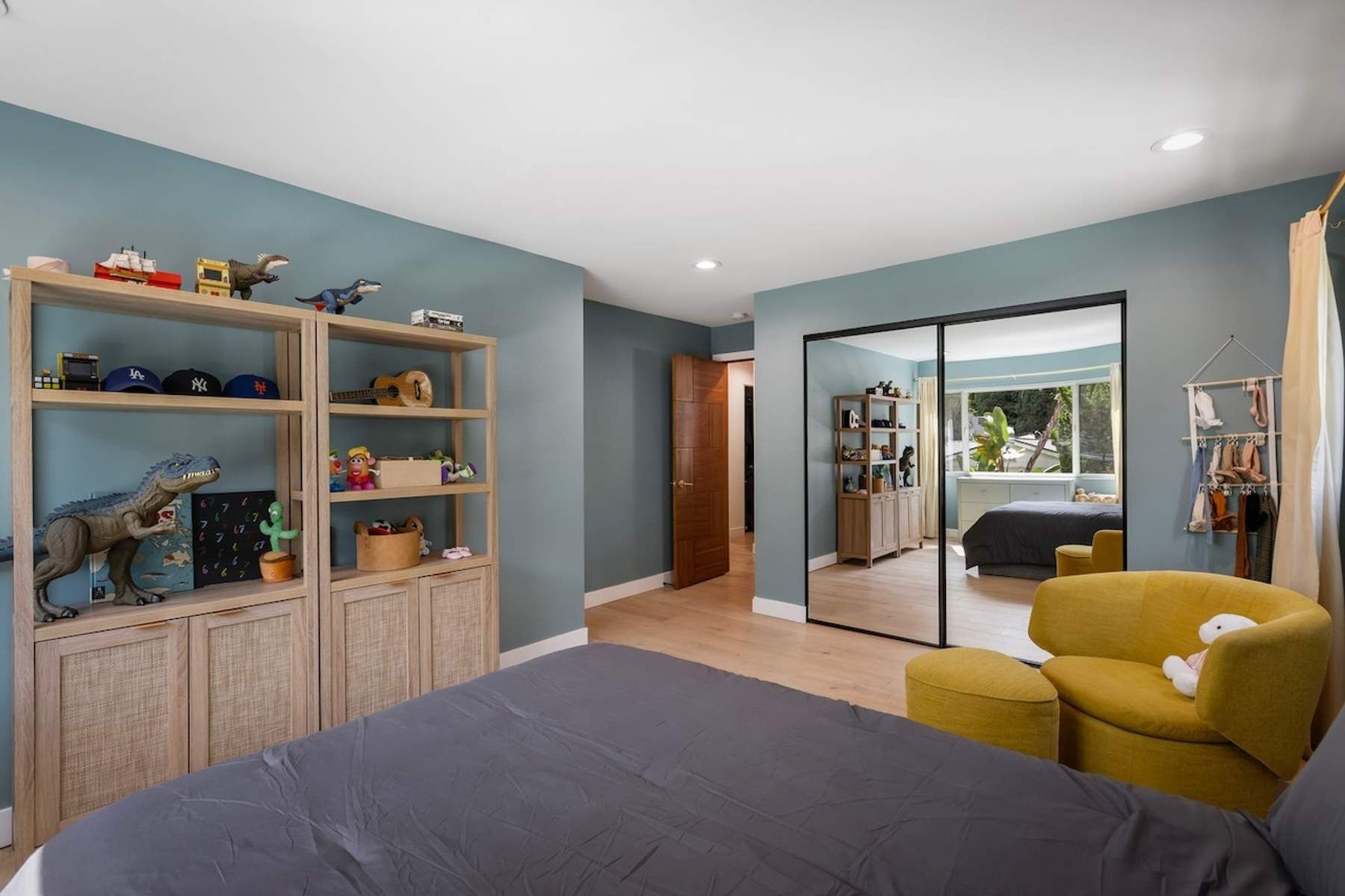  3991 Prospect Avenue - 物件實景