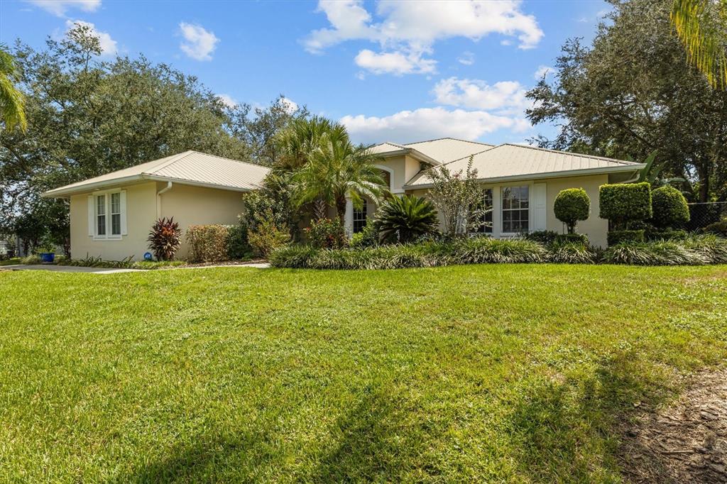 Lakeland, Florida, 33813, United States, 4 Bedrooms Bedrooms, ,4 BathroomsBathrooms,Residential,For Sale,1948005