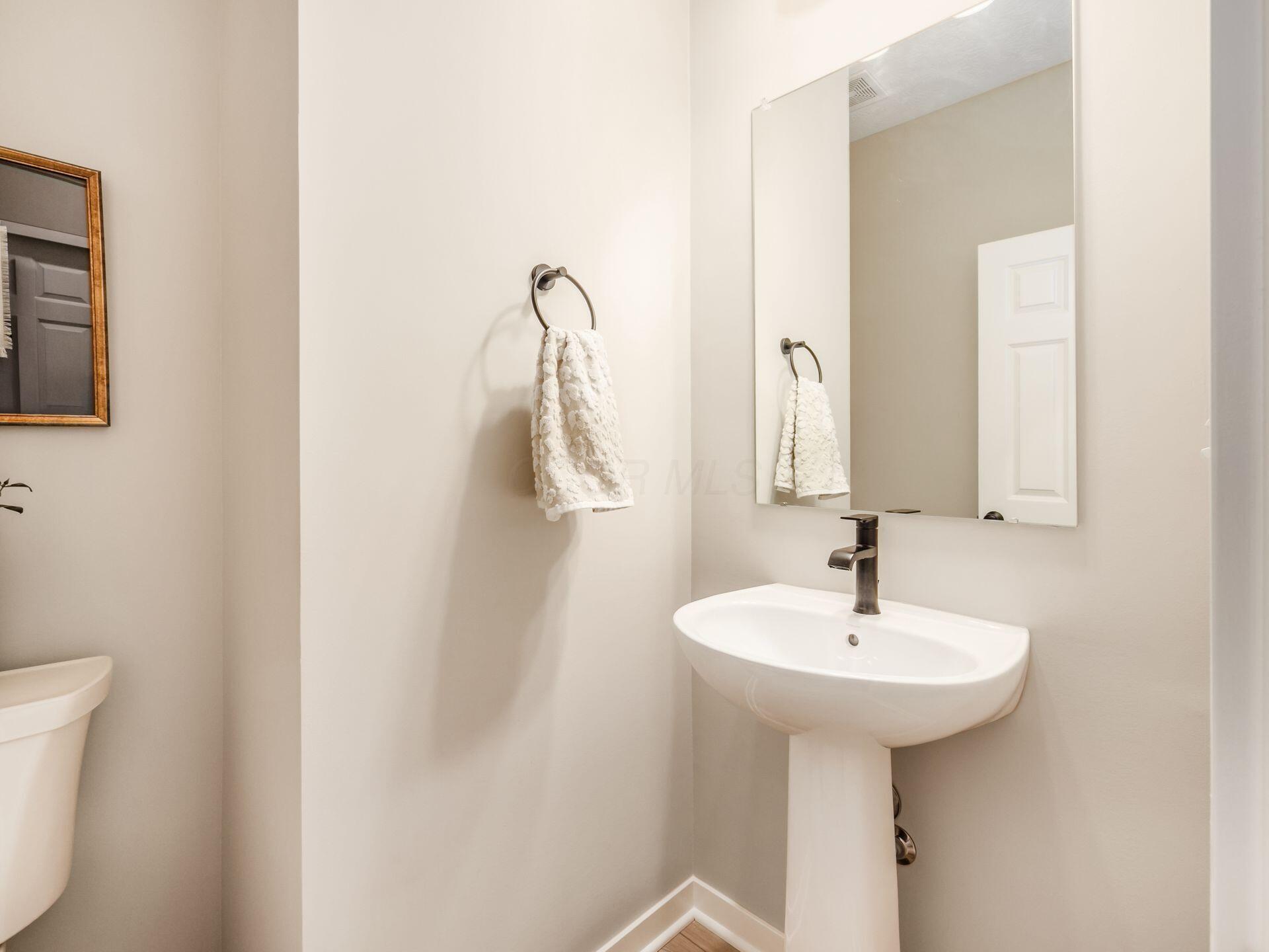 Powell, Ohio, 43065, United States, 3 Bedrooms Bedrooms, ,3 BathroomsBathrooms,Residential,For Sale,1970894