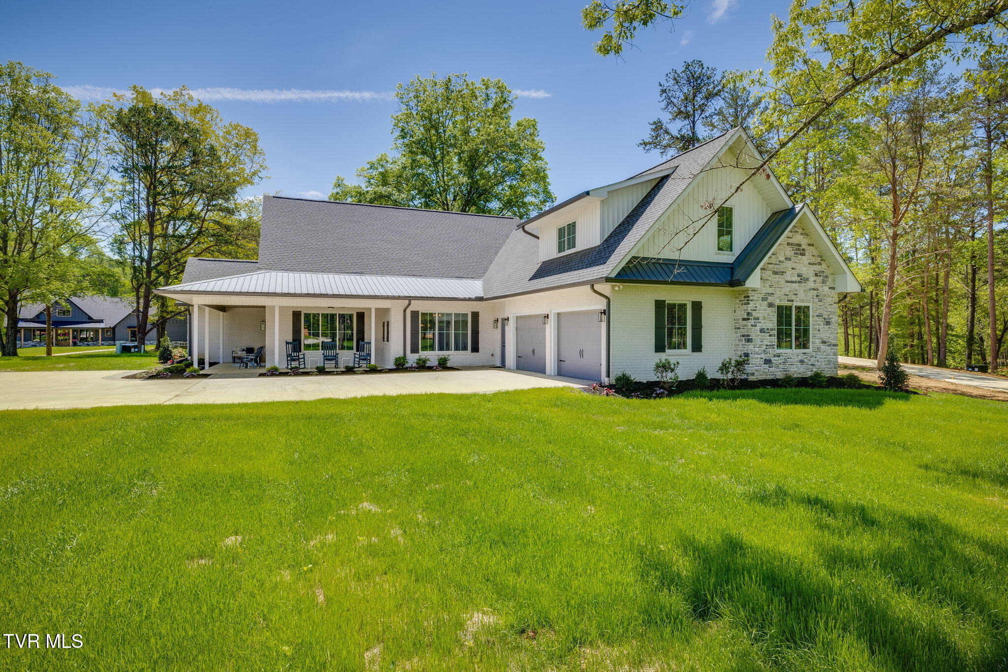 Dandridge, Tennessee, 37725, United States, 3 Bedrooms Bedrooms, ,4 BathroomsBathrooms,Residential,For Sale,2040308