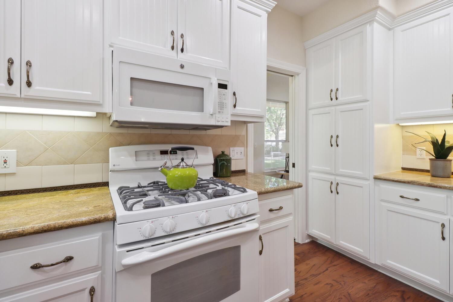 Davis, California, 95618, United States, 4 Bedrooms Bedrooms, ,3 BathroomsBathrooms,Residential,For Sale,1828068