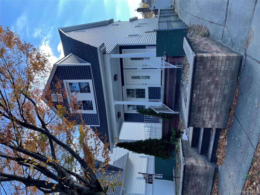 Ozone Park, New York, 11420, United States, 6 Bedrooms Bedrooms, ,3 BathroomsBathrooms,Residential,For Sale,1990391